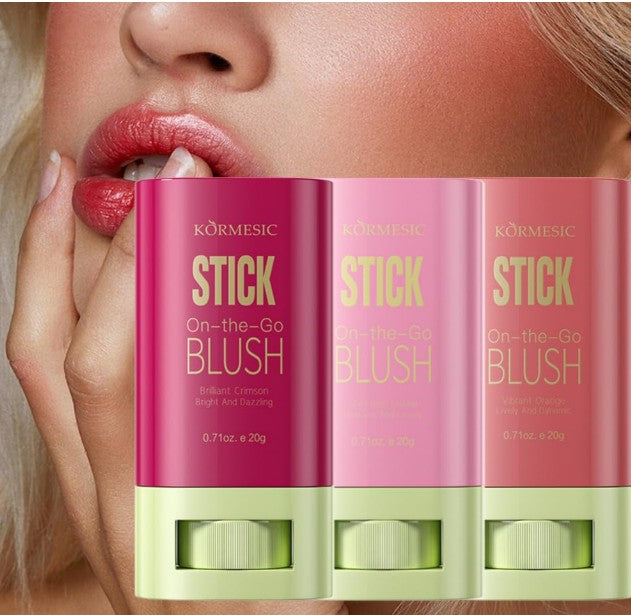 On The Go Blush® Labios, mejillas y ojos listos con un solo producto.